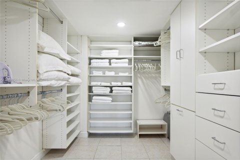 Condo in Miami Beach, Florida, 2 bedrooms  № 1896011 - photo 10