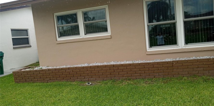 Condominio en Lauderhill, Florida, 2 dormitorios № 1225767