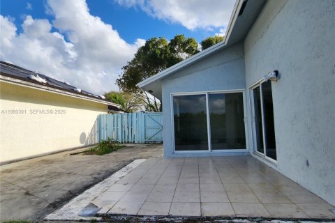 House in Cooper City, Florida 3 bedrooms, 137.87 sq.m. № 2020370 - photo 17