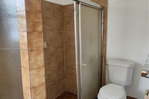 House in Cooper City, Florida 3 bedrooms, 137.87 sq.m. № 2020370 - photo 12