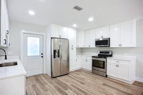 Appartement à louer à Brandon, Floride: 2 chambres, 92.9 m2 № 1884201 - photo 12