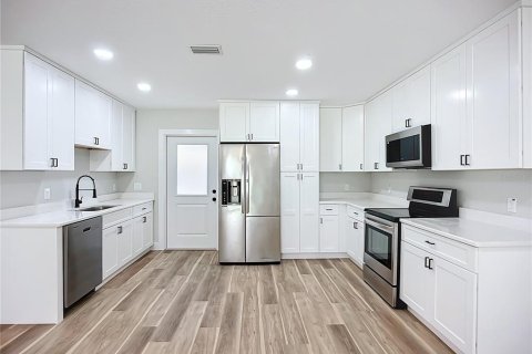 Appartement à louer à Brandon, Floride: 2 chambres, 92.9 m2 № 1884201 - photo 10