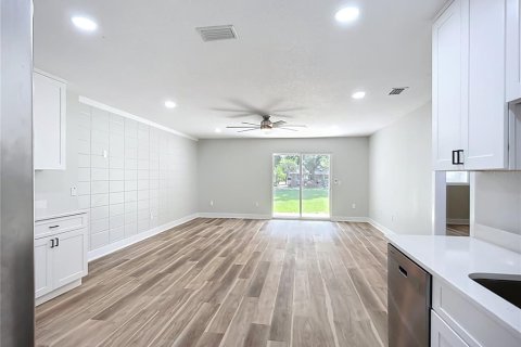Appartement à louer à Brandon, Floride: 2 chambres, 92.9 m2 № 1884201 - photo 7