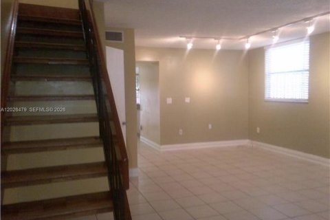 Condo in Miami, Florida, 3 bedrooms  № 2086472 - photo 6