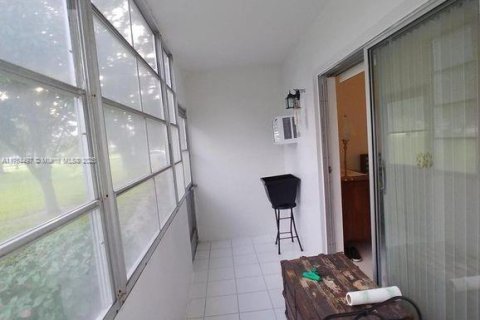 Condominio en venta en West Palm Beach, Florida, 1 dormitorio, 60.01 m2 № 2035331 - foto 8