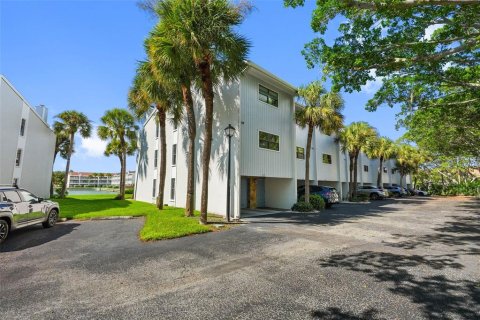 Touwnhouse à Treasure Island, Floride 2 chambres, 134.71 m2 № 2347338