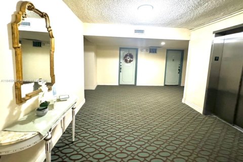 Condominio en venta en Miami, Florida, 3 dormitorios, 154.22 m2 № 1828885 - foto 2