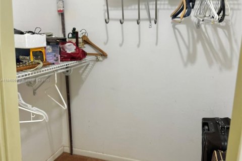 Condominio en venta en Miami, Florida, 3 dormitorios, 154.22 m2 № 1828885 - foto 17