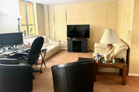 Condominio en venta en Miami, Florida, 3 dormitorios, 154.22 m2 № 1828885 - foto 9