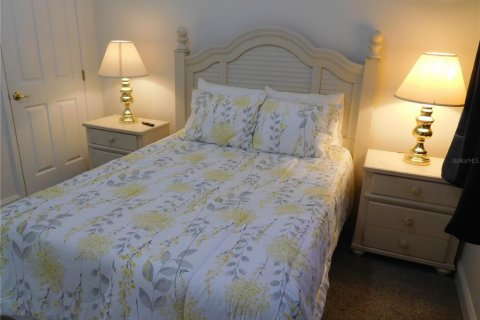 House in Davenport, Florida 5 bedrooms, 217.21 sq.m. № 2195456 - photo 15