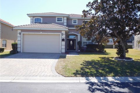 House in Davenport, Florida 5 bedrooms, 217.21 sq.m. № 2195456