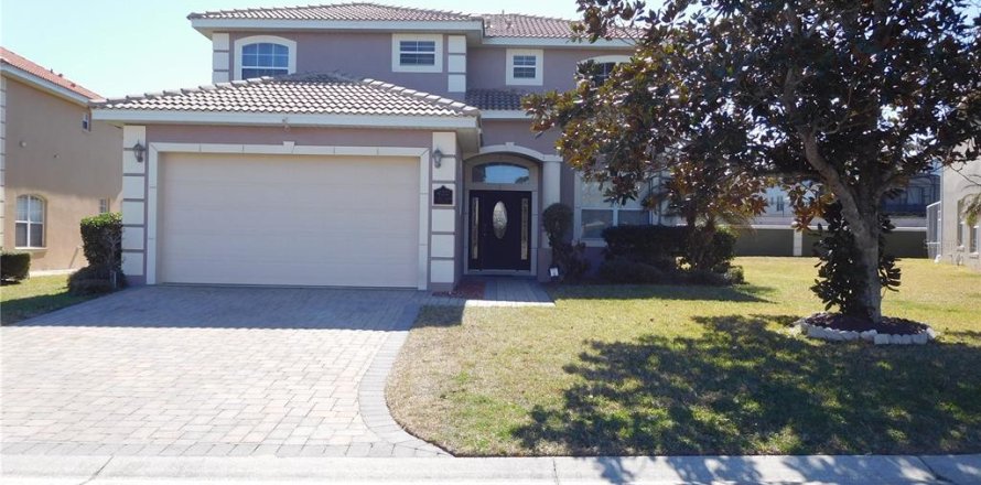 House in Davenport, Florida 5 bedrooms, 217.21 sq.m. № 2195456