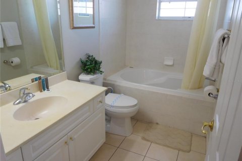 House in Davenport, Florida 5 bedrooms, 217.21 sq.m. № 2195456 - photo 29