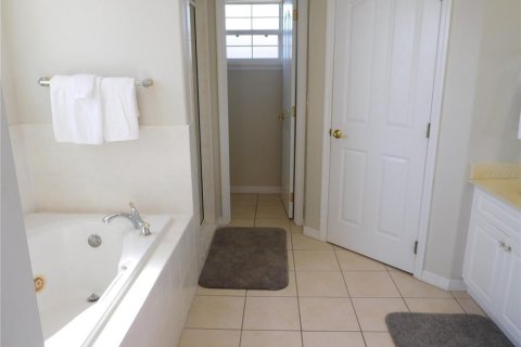 House in Davenport, Florida 5 bedrooms, 217.21 sq.m. № 2195456 - photo 21