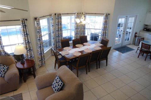 House in Davenport, Florida 5 bedrooms, 217.21 sq.m. № 2195456 - photo 9