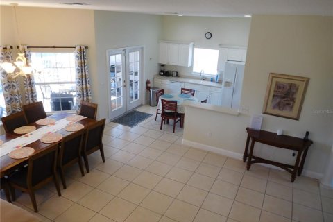 House in Davenport, Florida 5 bedrooms, 217.21 sq.m. № 2195456 - photo 8