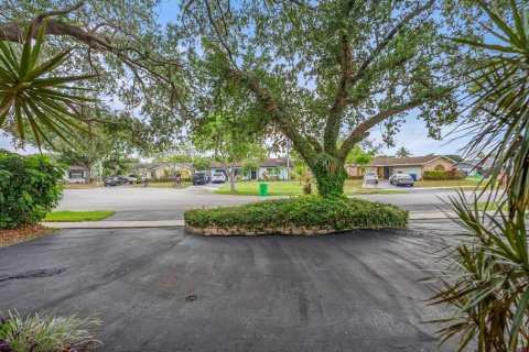 Villa ou maison à vendre à Sunrise, Floride: 4 chambres, 136.19 m2 № 1189946 - photo 1