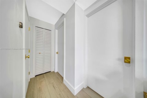 Villa ou maison à louer à Islamorada, Village of Islands, Floride: 4 chambres, 167.22 m2 № 2018737 - photo 21