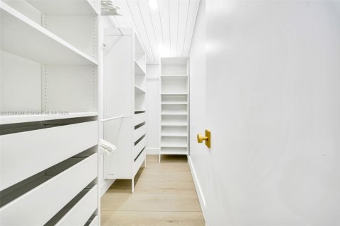 Villa ou maison à louer à Islamorada, Village of Islands, Floride: 4 chambres, 167.22 m2 № 2018737 - photo 30