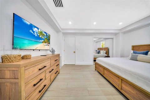 Villa ou maison à louer à Islamorada, Village of Islands, Floride: 4 chambres, 167.22 m2 № 2018737 - photo 8