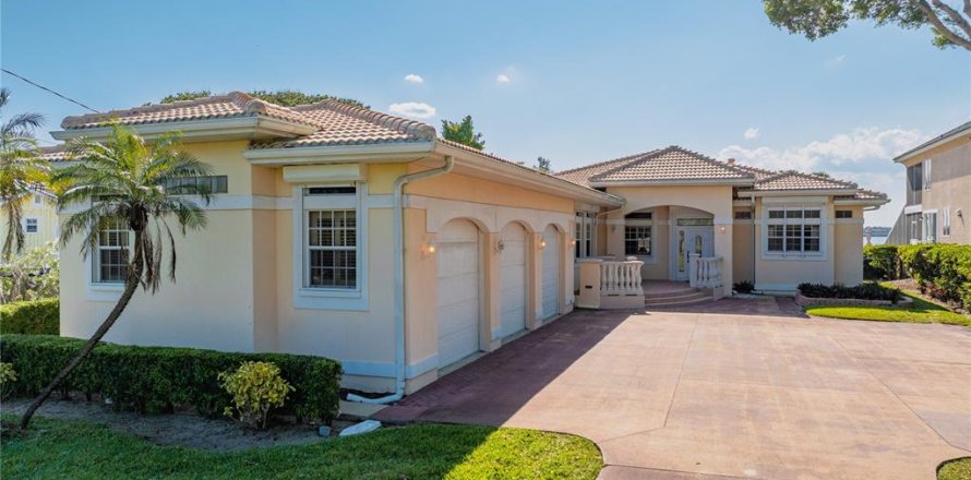 Casa en Daytona Beach, Florida 3 dormitorios, 312.8 m2 № 1638065