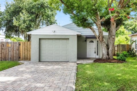 House in Orlando, Florida 2 bedrooms, 95.88 sq.m. № 2396337