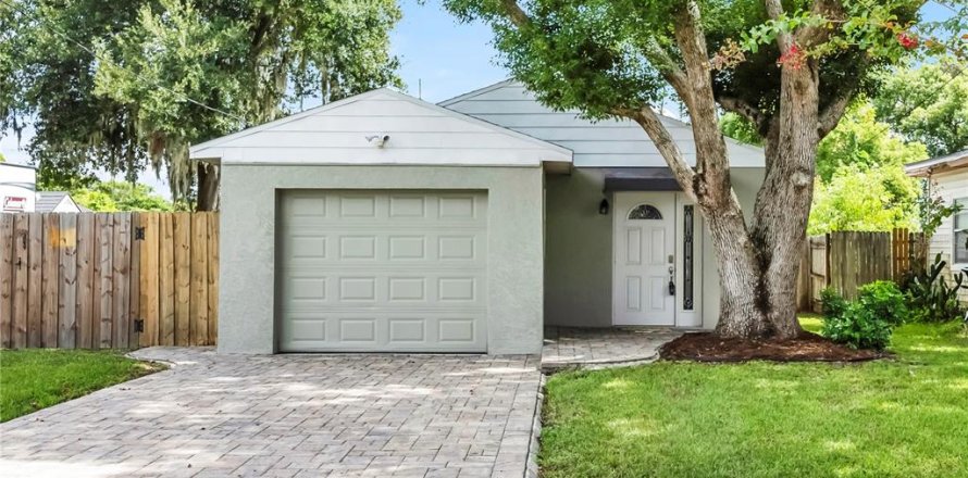 House in Orlando, Florida 2 bedrooms, 95.88 sq.m. № 2396337