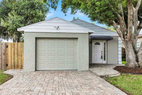 House in Orlando, Florida 2 bedrooms, 95.88 sq.m. № 2396337 - photo 7