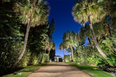 Villa ou maison à vendre à Jupiter Island, Floride: 5 chambres, 516.63 m2 № 2023288 - photo 2