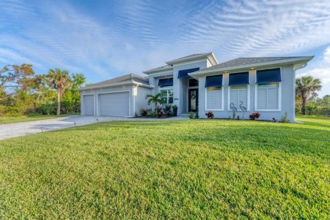 House in Port Charlotte, Florida 3 bedrooms, 198.25 sq.m. № 2317240 - photo 7