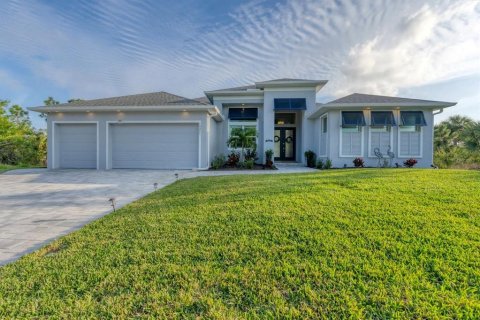 Villa ou maison à Port Charlotte, Floride 3 chambres, 198.25 m2 № 2317240