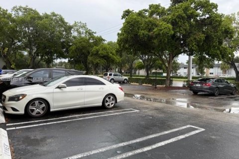 Copropriété à vendre à Coral Springs, Floride: 2 chambres, 125.42 m2 № 1947007 - photo 25