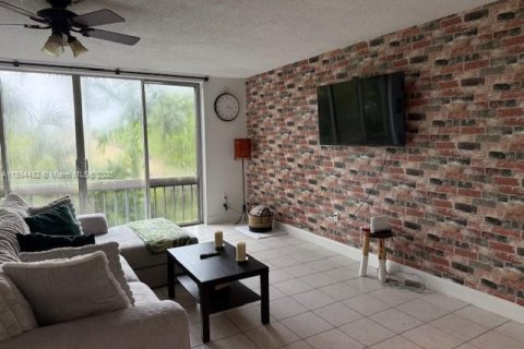 Condominio en Coral Springs, Florida, 2 dormitorios  № 1947007