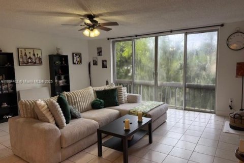 Copropriété à vendre à Coral Springs, Floride: 2 chambres, 125.42 m2 № 1947007 - photo 3