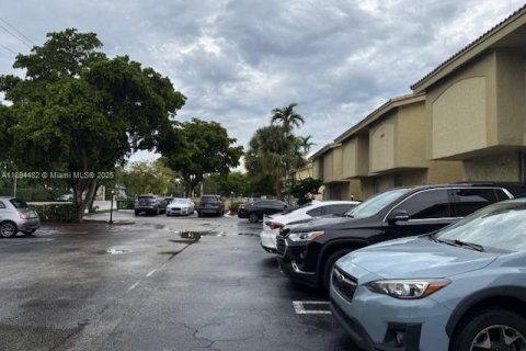 Copropriété à vendre à Coral Springs, Floride: 2 chambres, 125.42 m2 № 1947007 - photo 27