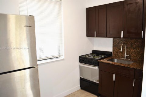 Apartment in Miami, Florida 1 bedroom, 394.28 sq.m. № 2042741 - photo 7