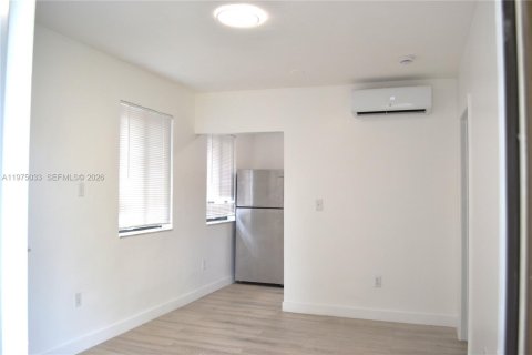 Apartment in Miami, Florida 1 bedroom, 394.28 sq.m. № 2042741 - photo 3