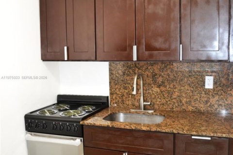 Apartment in Miami, Florida 1 bedroom, 394.28 sq.m. № 2042741 - photo 6