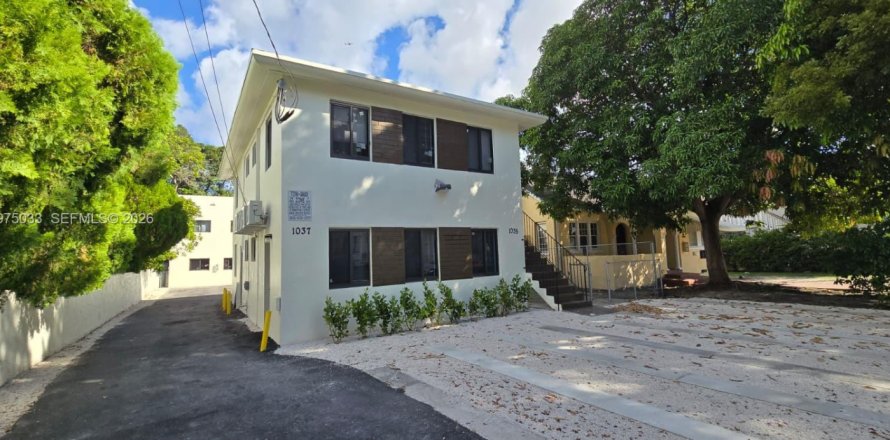 Apartment in Miami, Florida 1 bedroom, 394.28 sq.m. № 2042741