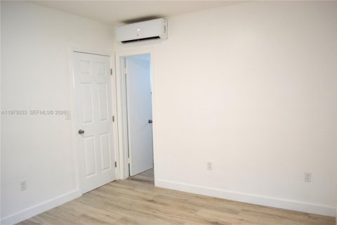 Apartment in Miami, Florida 1 bedroom, 394.28 sq.m. № 2042741 - photo 9