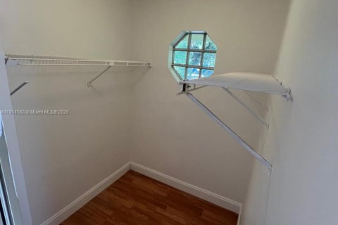 Adosado en alquiler en North Lauderdale, Florida, 2 dormitorios, 115.48 m2 № 1970034 - foto 16