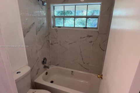 Adosado en alquiler en North Lauderdale, Florida, 2 dormitorios, 115.48 m2 № 1970034 - foto 19