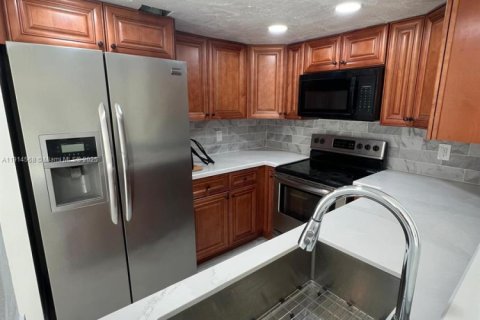 Adosado en alquiler en North Lauderdale, Florida, 2 dormitorios, 115.48 m2 № 1970034 - foto 6