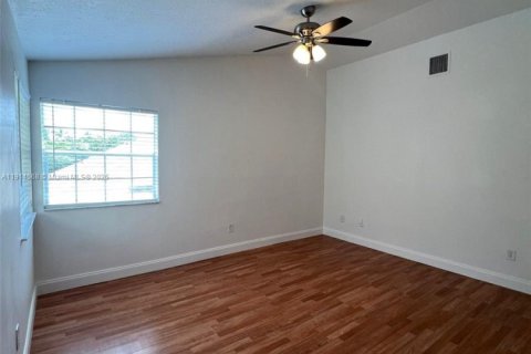 Adosado en alquiler en North Lauderdale, Florida, 2 dormitorios, 115.48 m2 № 1970034 - foto 9