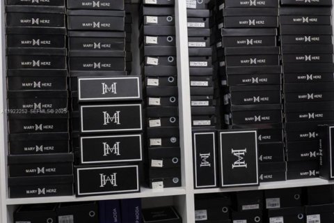 Купить коммерческую недвижимость в Хайалиа, Флорида № 1983480 - фото 11