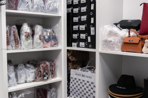 Купить коммерческую недвижимость в Хайалиа, Флорида № 1983480 - фото 8