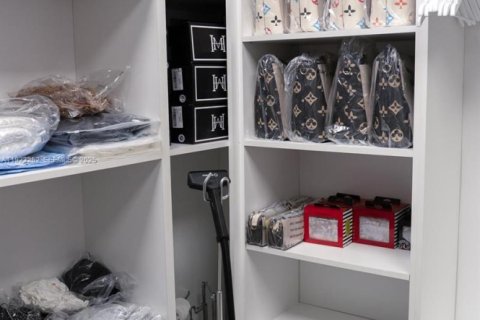 Купить коммерческую недвижимость в Хайалиа, Флорида № 1983480 - фото 9