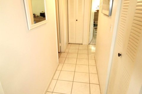 Condo in Tamarac, Florida, 2 bedrooms  № 2250821 - photo 16