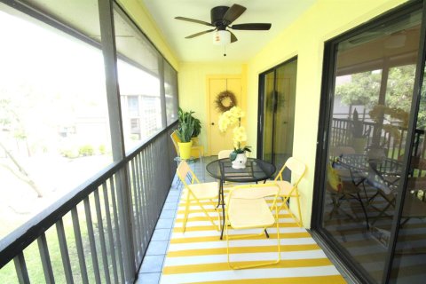 Condo in Tamarac, Florida, 2 bedrooms  № 2250821 - photo 15