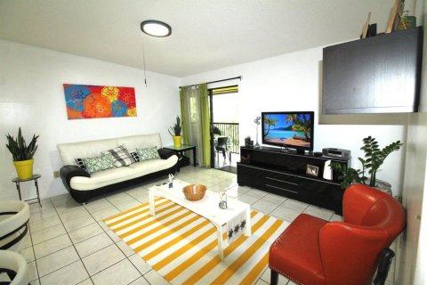 Condo in Tamarac, Florida, 2 bedrooms  № 2250821 - photo 6